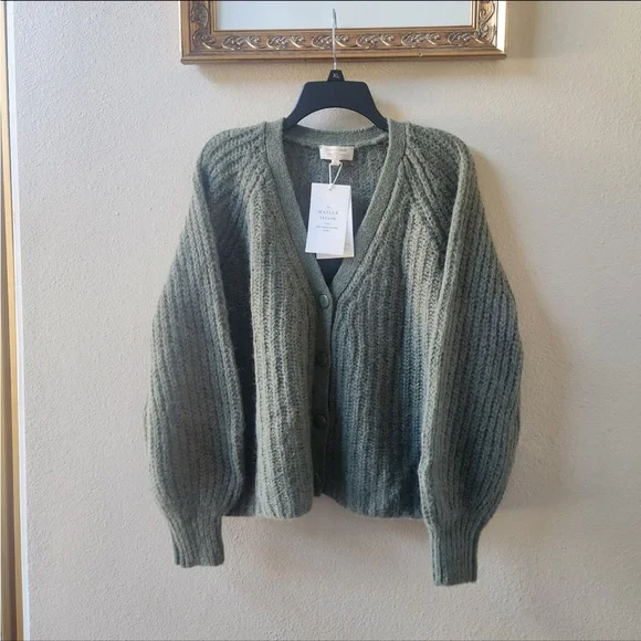 NWT Sezane Paris Gilet Basile cardigan sweater in khaki green size L - Picture 3 of 12